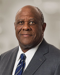 [MISSING IMAGE: ph_leosmackayjr-4clr.jpg]