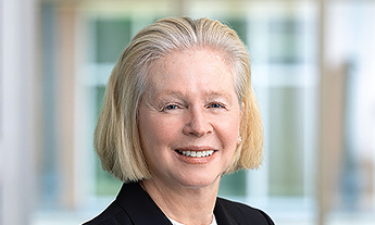 05_PRO012689_photo_Compensation Committee_Liz Anderson.jpg