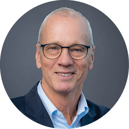 05 425462(1)_photos&sig_AsheR_circle.jpg