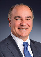 [MISSING IMAGE: ph_terencejmitchell-4c.jpg]