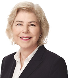 [MISSING IMAGE: ph_melaniekau-4clr.jpg]