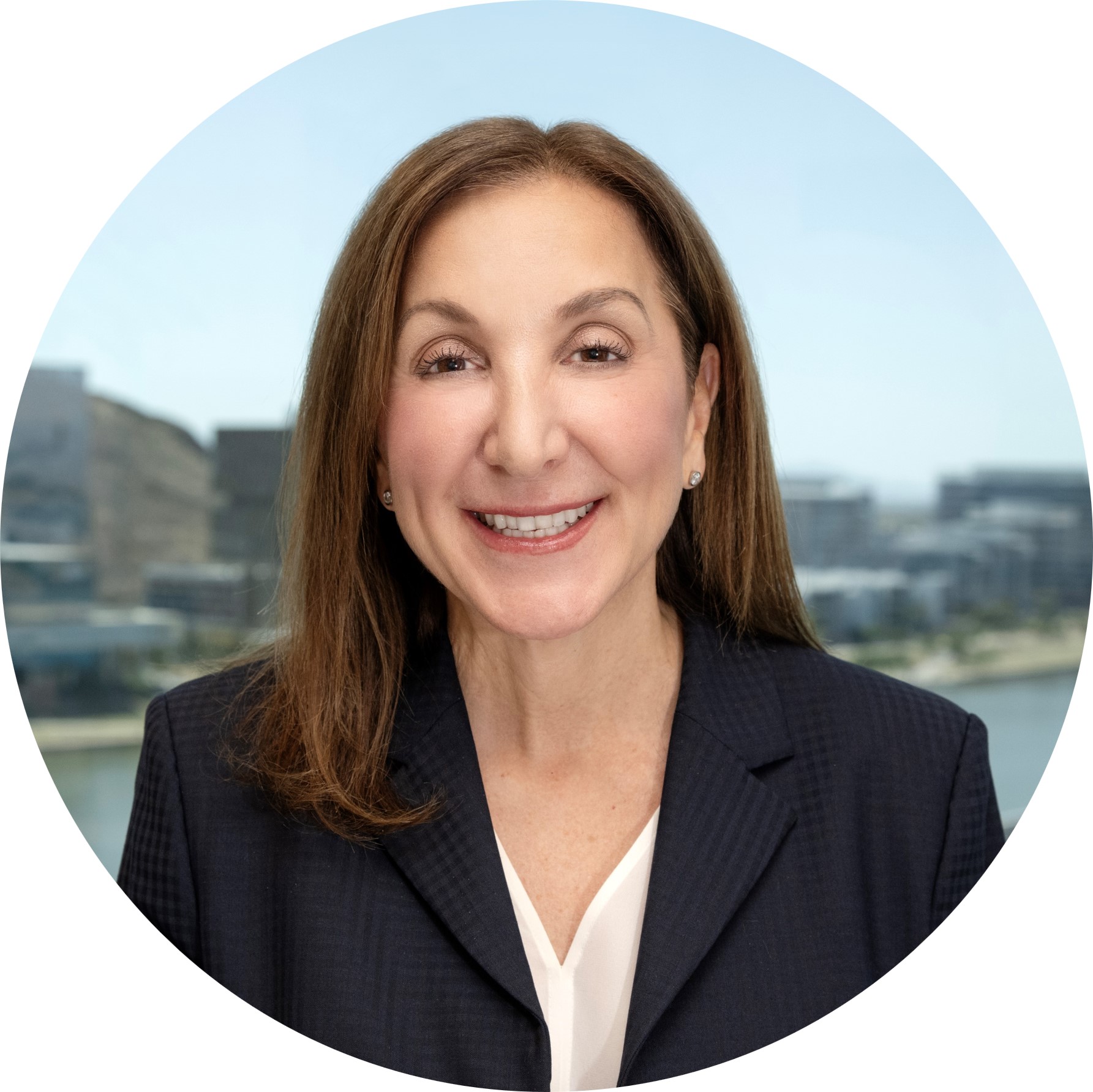 Coletti Headshot circle.jpg