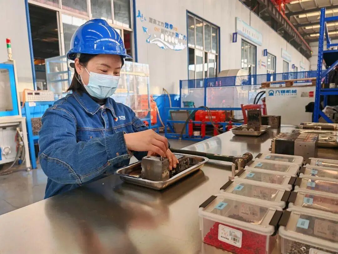 济宁能源金桥煤矿掌握先导阀自主维修技术