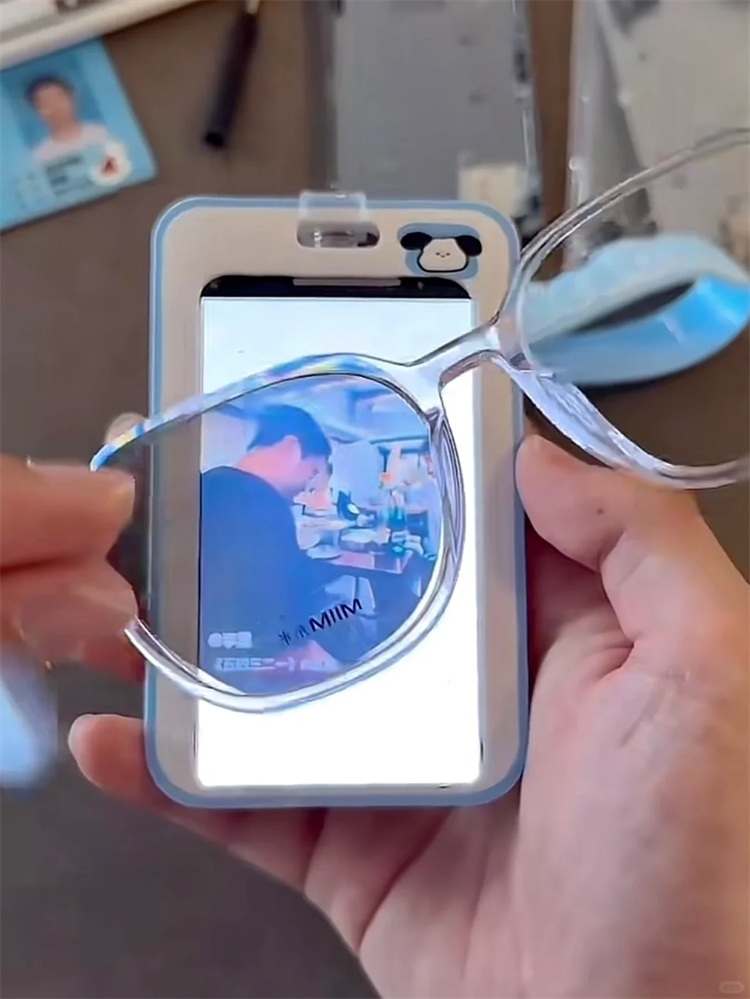 厚度1厘米的iphone手机你见过吗它已经在学生中爆火