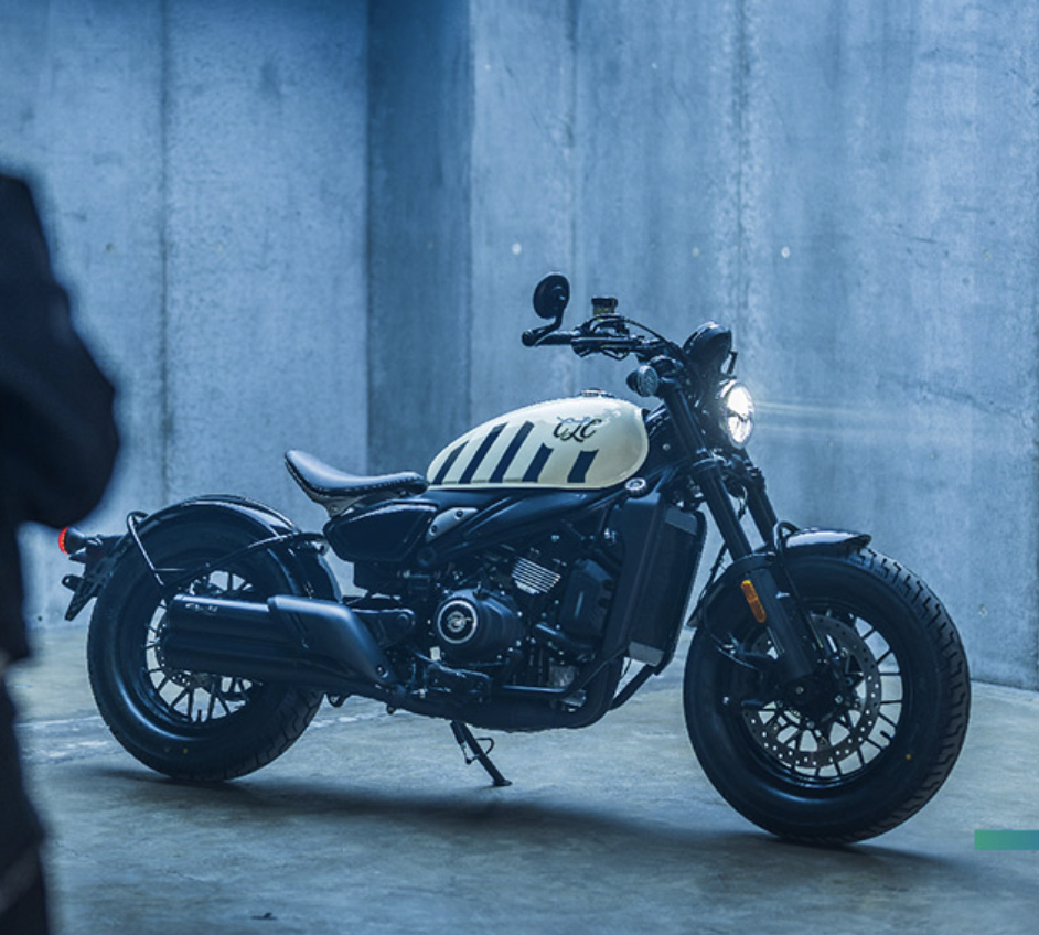 春风动力 450cl-c 单座版摩托车上市: 120° 铝合金曲面底座,449cc