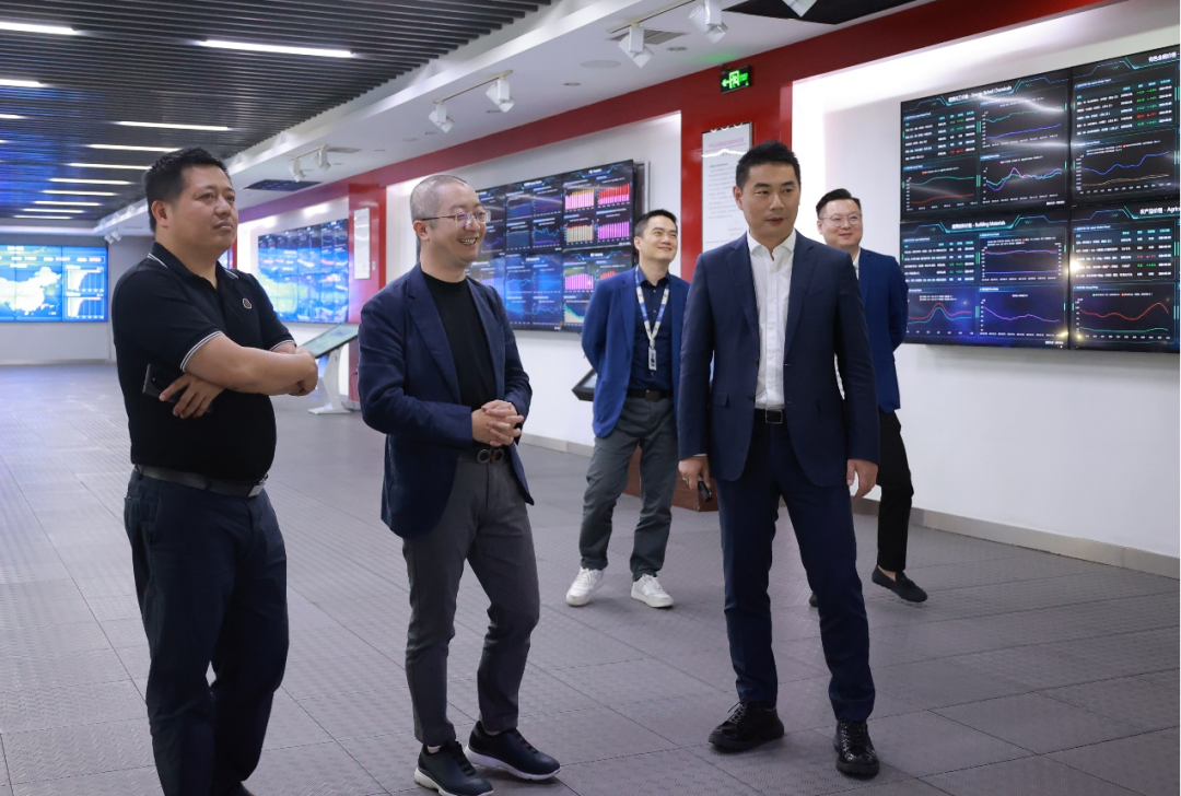 介绍公司发展历程,业务规划等内容亿翰股份执行副总裁 陈国胜介绍公司