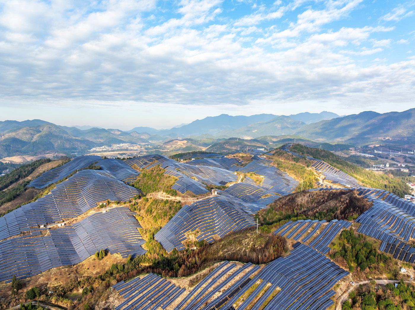 光伏大廠陸續公佈2024年小目標產能規劃技術路線引關注