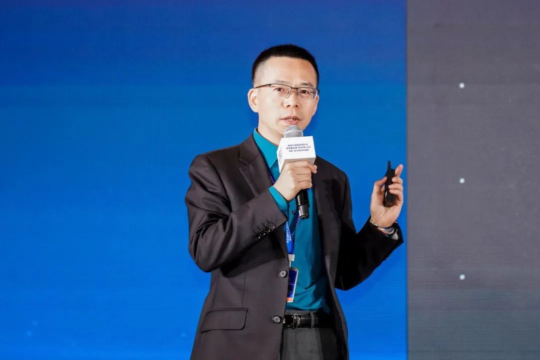 汪林朋董事长出席首届中国家居国际化高质量发展(新加坡)论坛