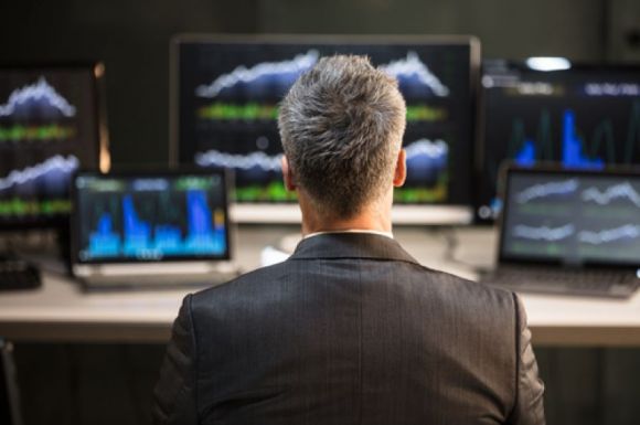 丘栋荣离任传言四起:独占中庚八成管理规模,主管基金一年缩水100亿元!